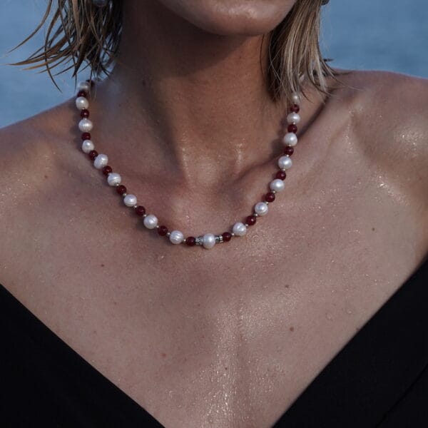 Collar de Perlas Naturales y Jade Rojo AMOR, Joyería Luison