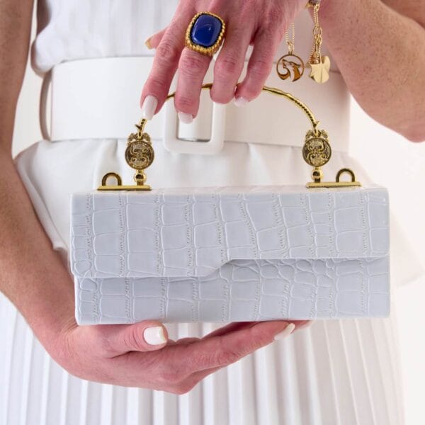 Bolso Caja Blanco | Diseño Elegante Patrón Cocodrilo con Herrajes Dorados | LUISON