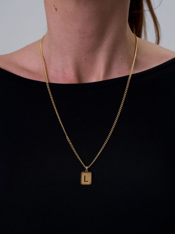 COLLAR LETRA GOLD (2) COLLAR LETRA GOLD